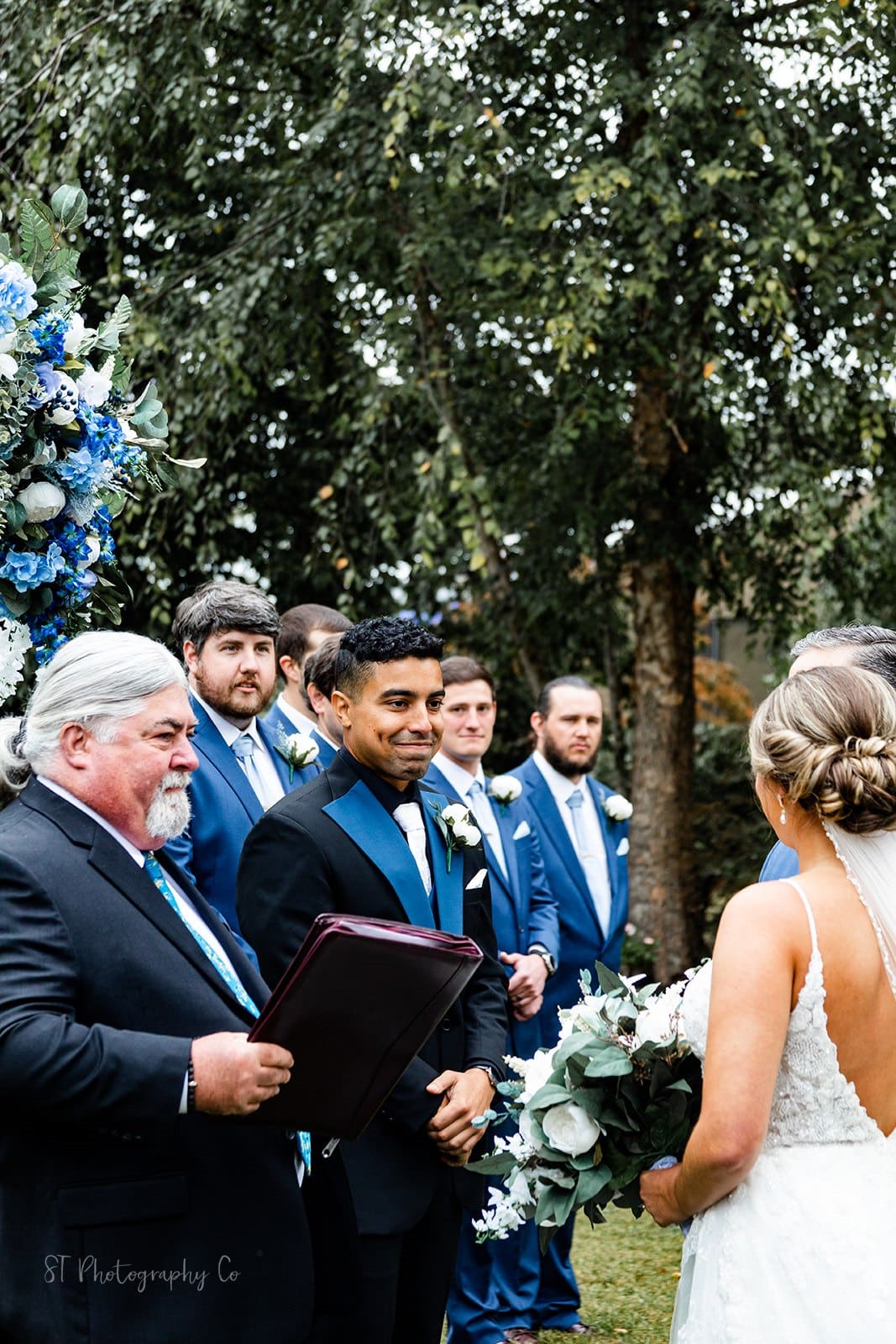 wedding-ceremony-mandy-gabe-real-weddings-gatlinburg-wedding-stphotography-chelsey-huff-design-blog