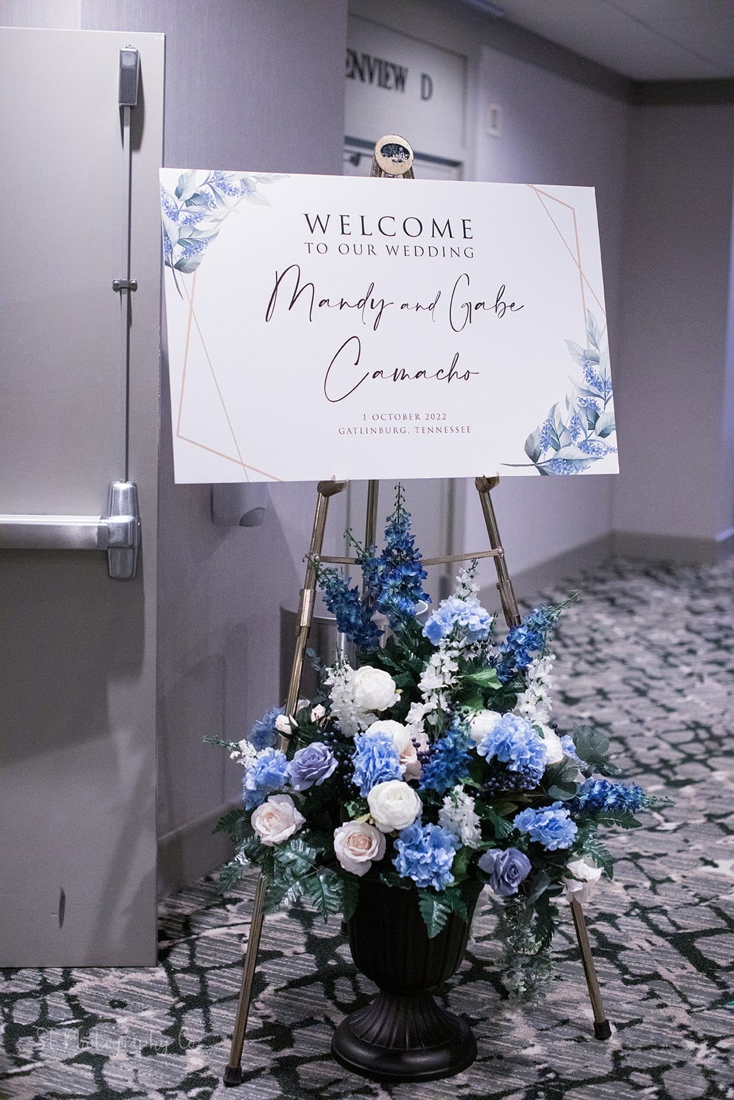 welcome-sign-stationery-mandy-gabe-real-weddings-gatlinburg-wedding-stphotography-chelsey-huff-design-blog