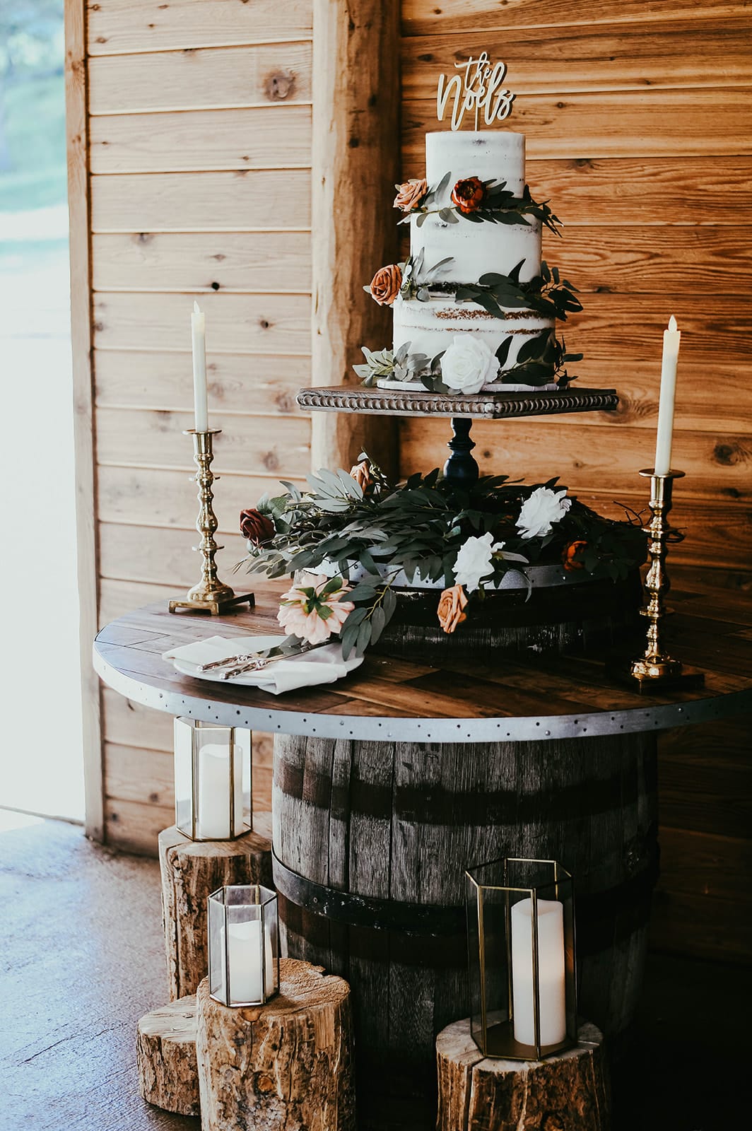 wedding-cake-savannah-mike-real-weddings-colorado-wedding-visual–poetry-by-meghan-chelsey-huff-design-blog