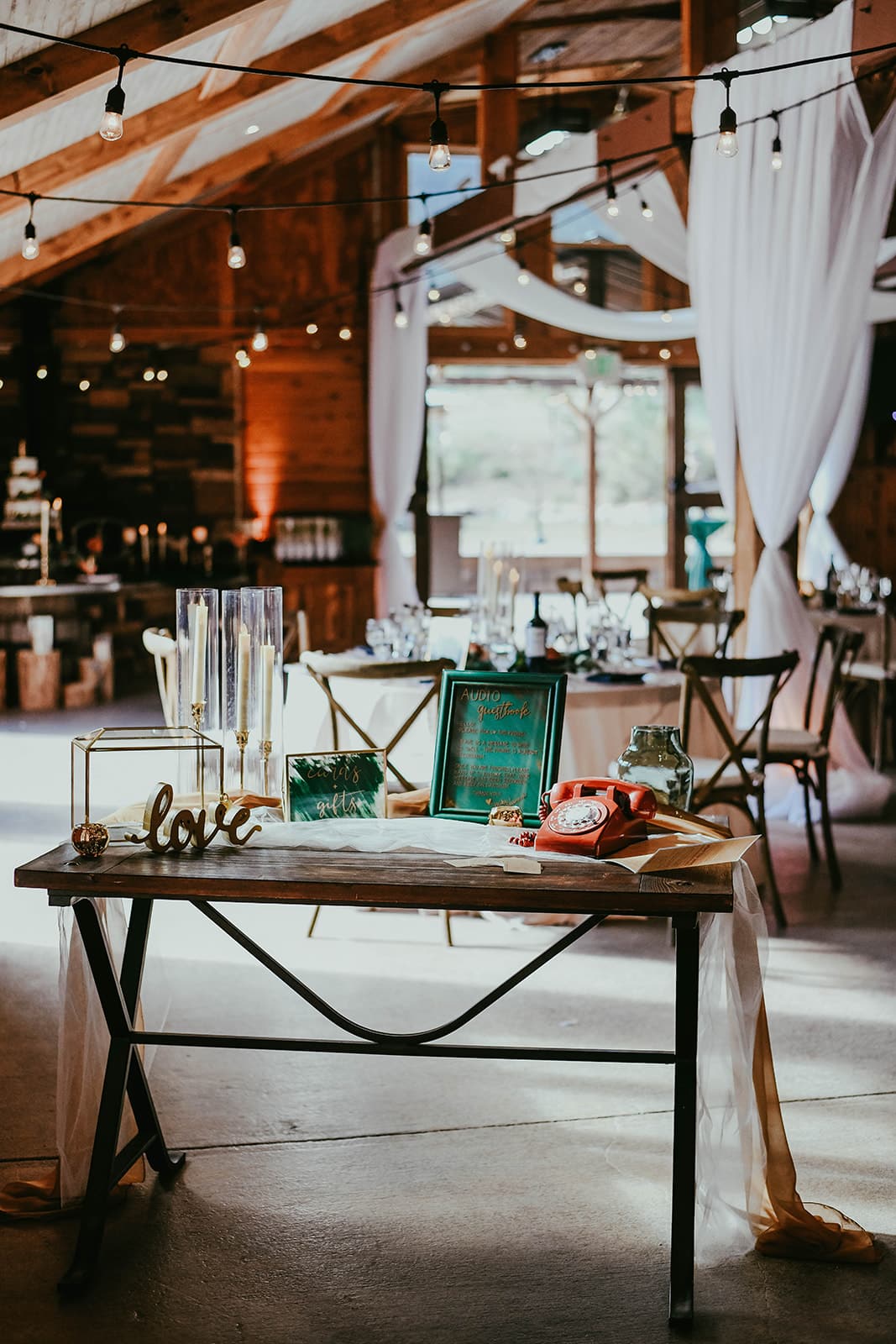 audio-guest-book-savannah-mike-real-weddings-colorado-wedding-visual–poetry-by-meghan-chelsey-huff-design-blog