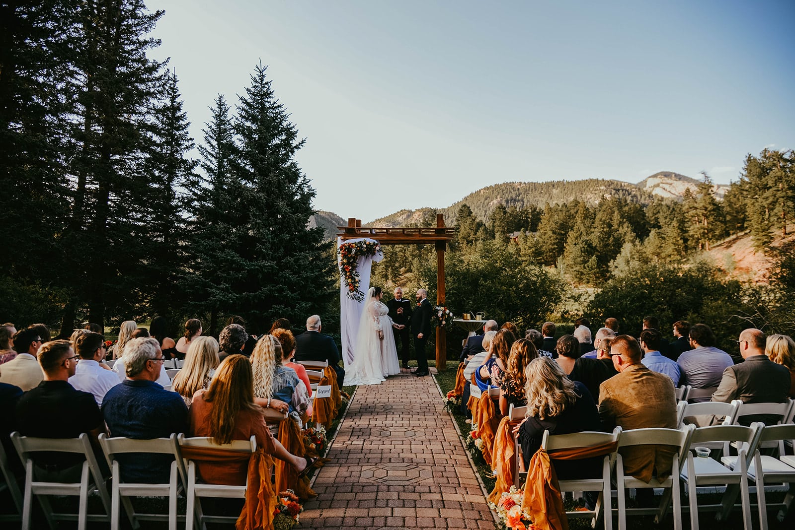 bride-groom-ceremony-savannah-mike-real-weddings-colorado-wedding-visual–poetry-by-meghan-chelsey-huff-design-blog