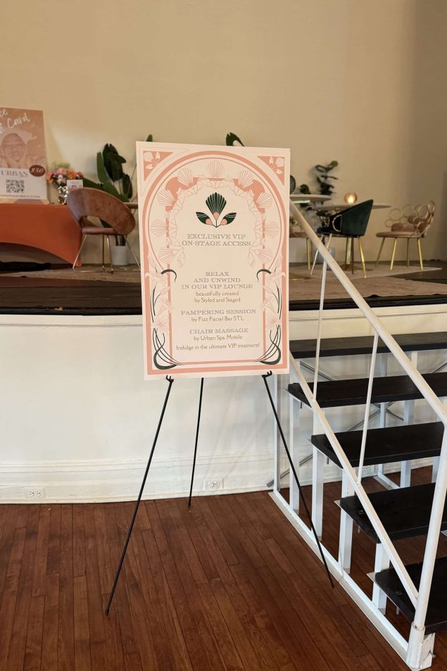 fold-out-easel-chelsey-huff-design-rentals